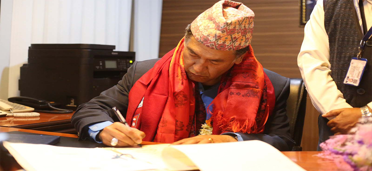 विद्युत् प्राधिकरणका नवनियुक्त कार्यकारी निर्देशक शाक्यले सम्हाले कार्यभार